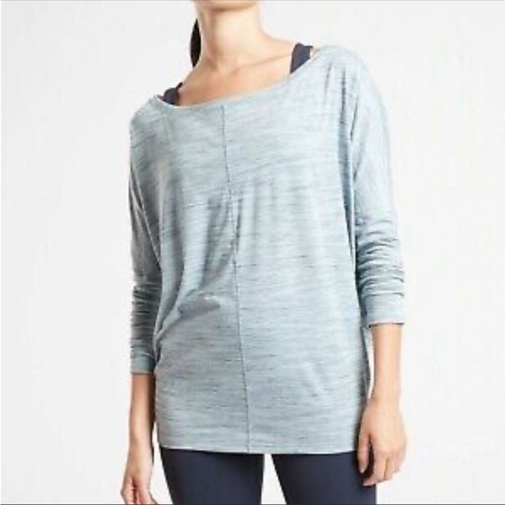 Athleta Essence Light Blue and Gray Flow Top, EUC, Size XS, MSRP $84